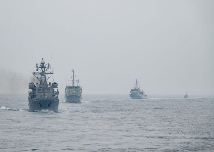 NATO warships train with Ukrainian Navy