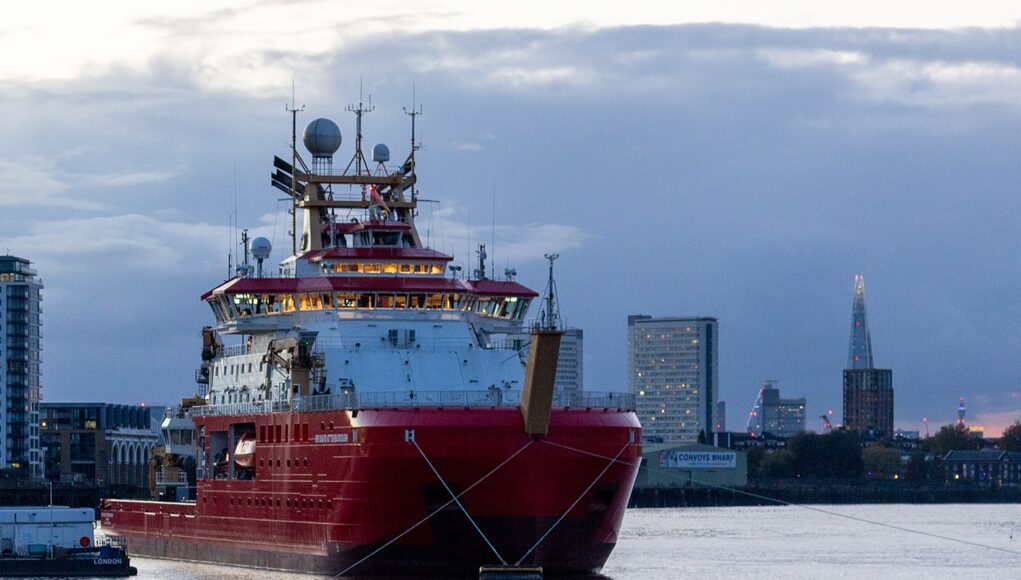 RRS_Sir_David_Attenborough_in_Greenwich_(7)_-_2022-10-30