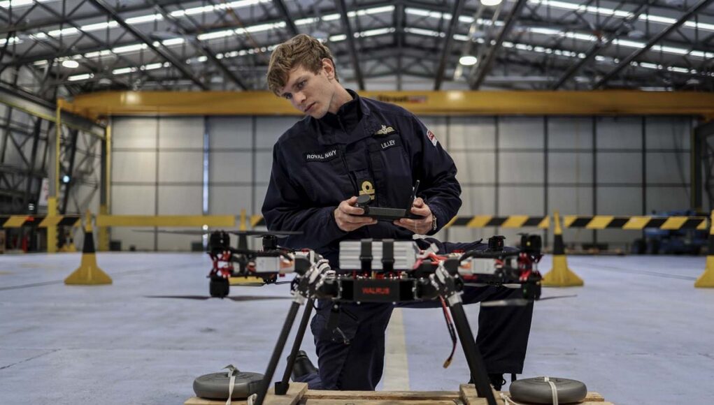 700X NAVAL AIR SQUADRON BUILD THEIR OWN DRONE