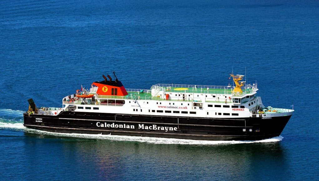 MV_Hebrides,_9_May_2015