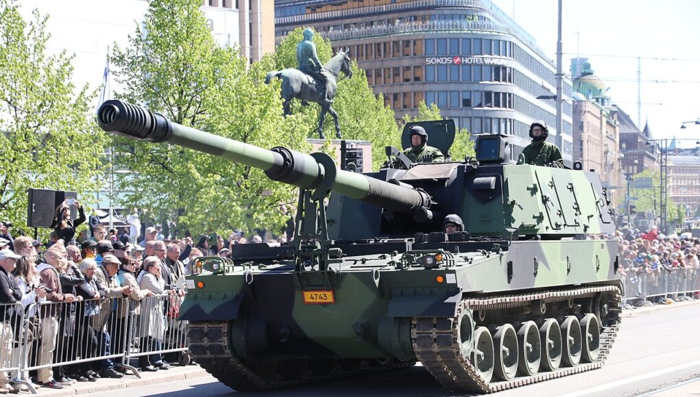 Lippujuhlan_päivän_2017_paraati_104_K9_Thunder