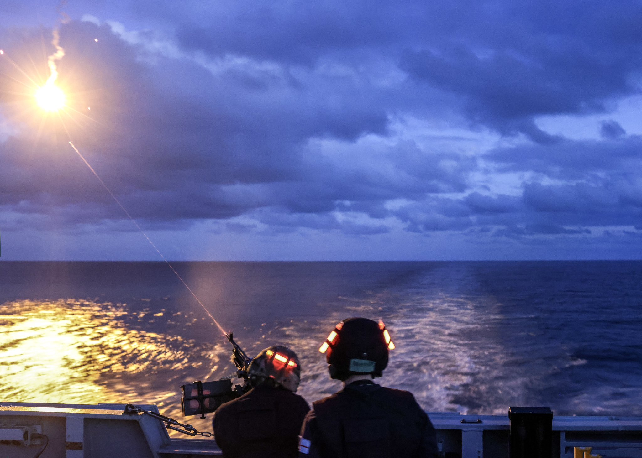 British aircraft carrier ‘opens fire’ in the Atlantic