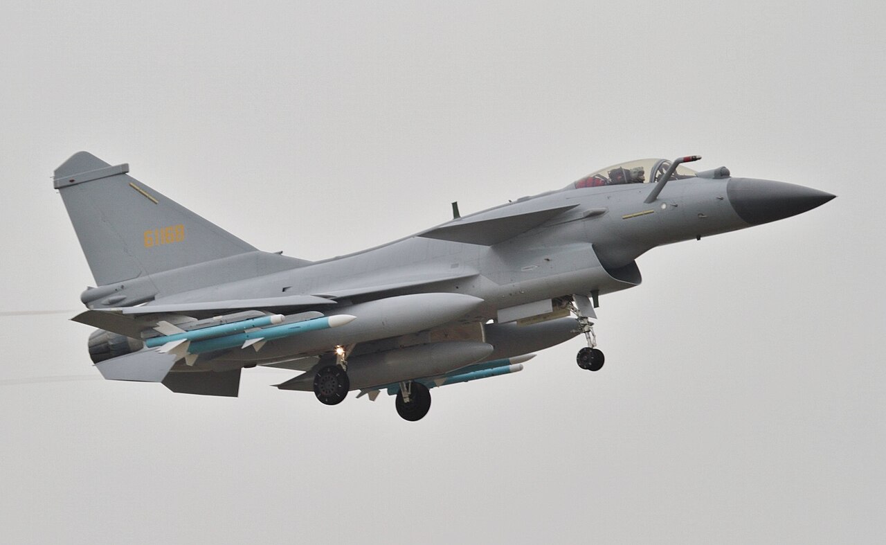J-10B_with_PL-10_and_PL-12