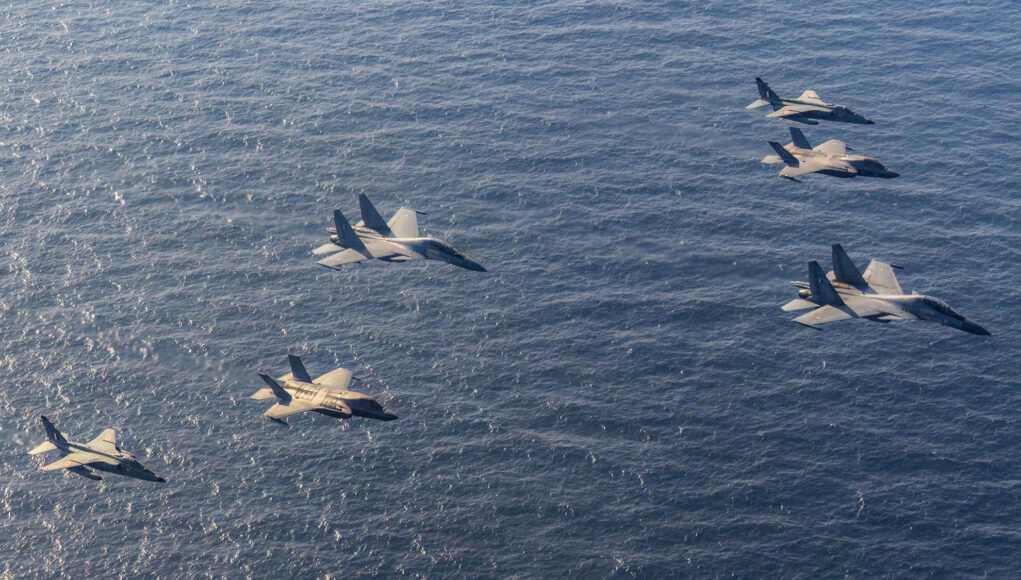 2 Indian Air Force Su27s and 2 Jaguars plus two UK F-35Bs pass over the Arabian Sea