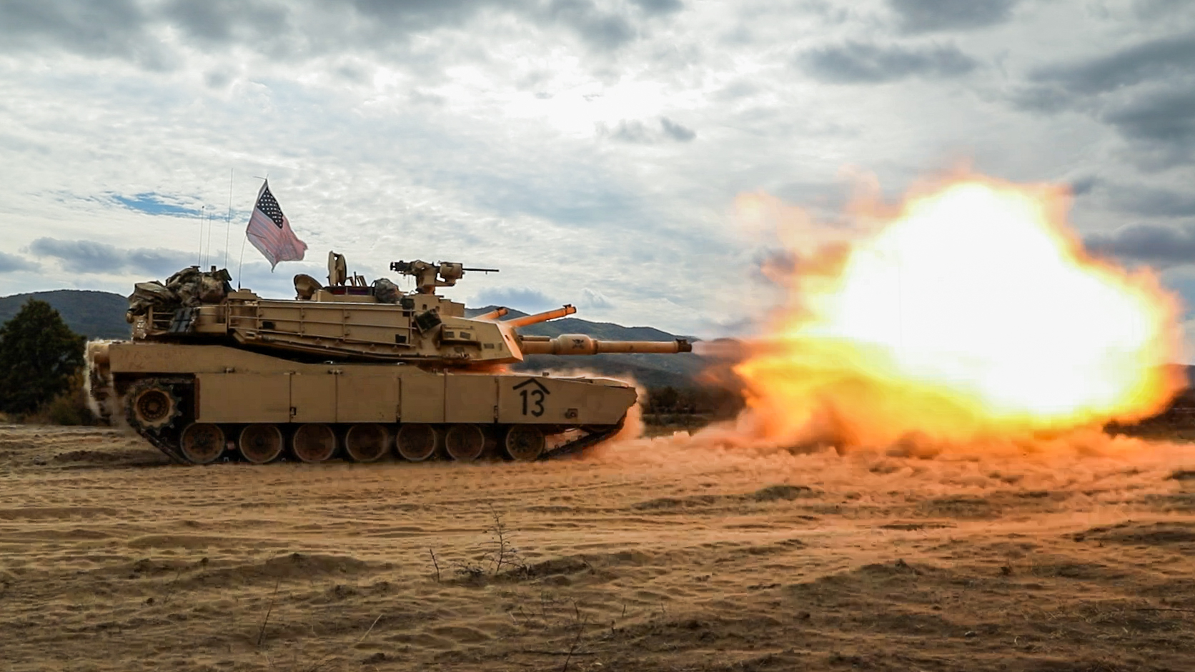 American tanks ‘open fire’ in large numbers in Bulgaria