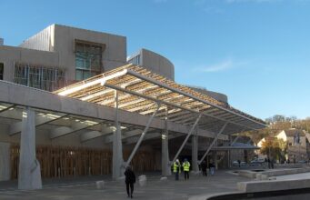 Leonard brands Ferguson Marine employee payment ‘con trick’