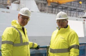 First Minister visits Babcock frigate yard at Rosyth