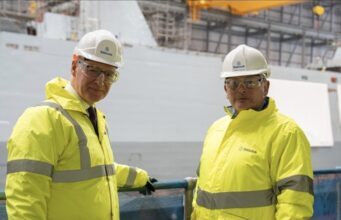 First Minister visits Babcock frigate yard at Rosyth