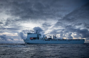 RFA Lyme Bay to become minehunting mothership