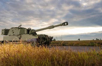 BAE wins contract for Paladin artillery vehicles