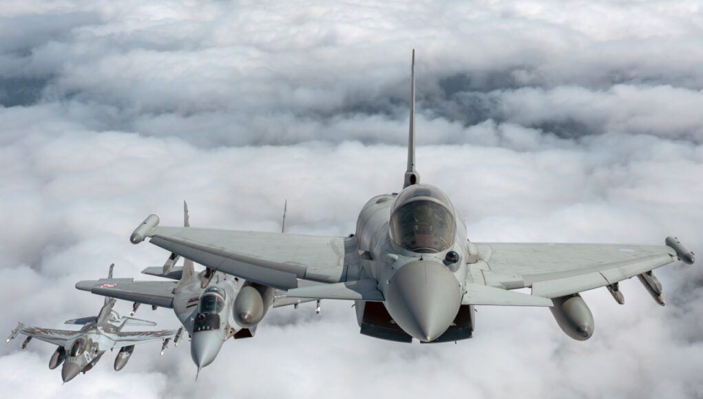140 EAW-20250611-0102-A2A Flyover Sortie-1736