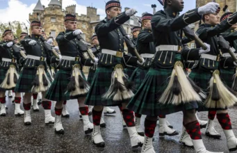 Royal Regiment of Scotland performs guard of honour
