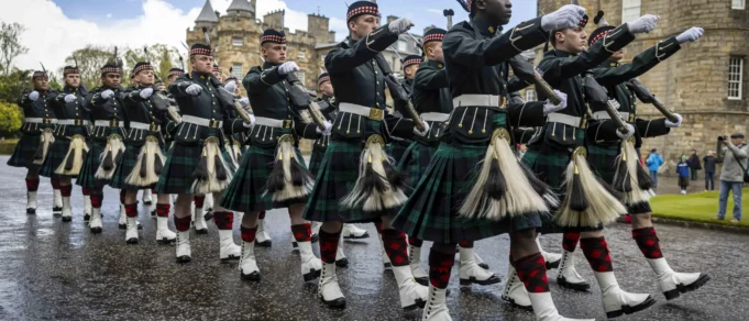 Royal Regiment of Scotland performs guard of honour