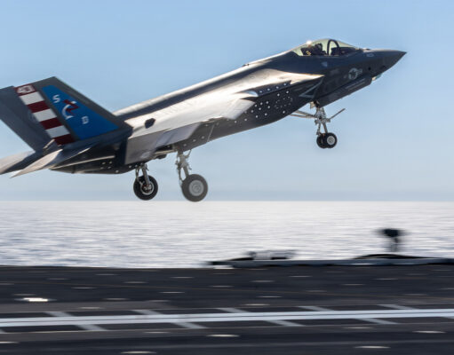 F-35C makes first arrested landing on Ford carrier