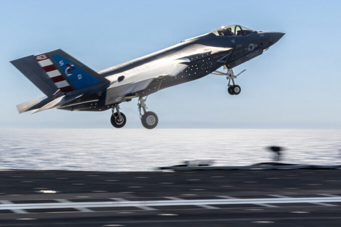 F-35C makes first arrested landing on Ford carrier